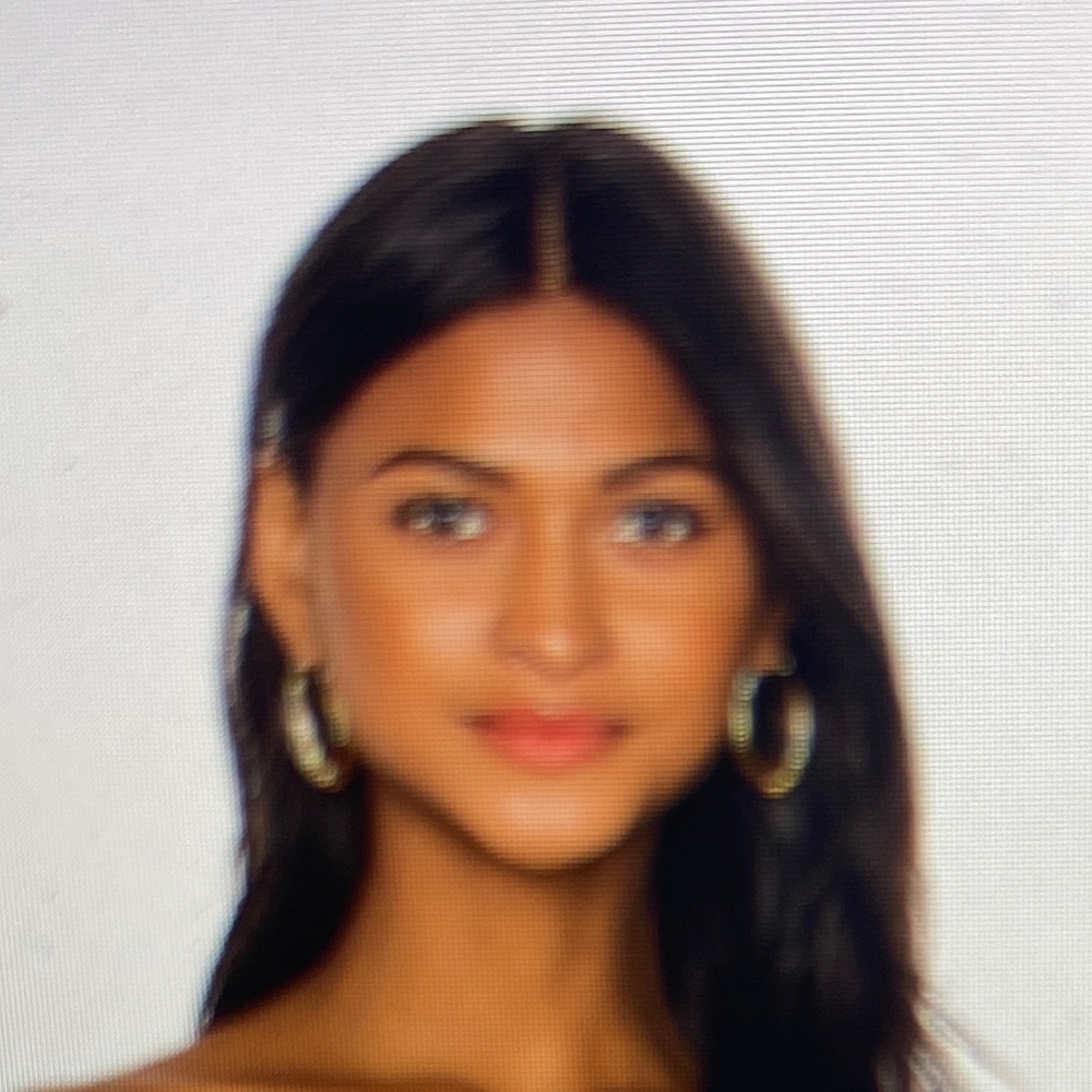 Meet your Posher, Julia